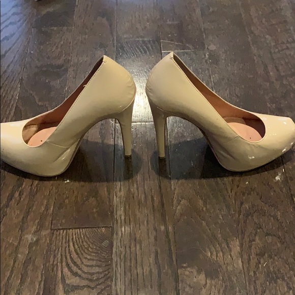 Nude heels - Picture 2 of 2